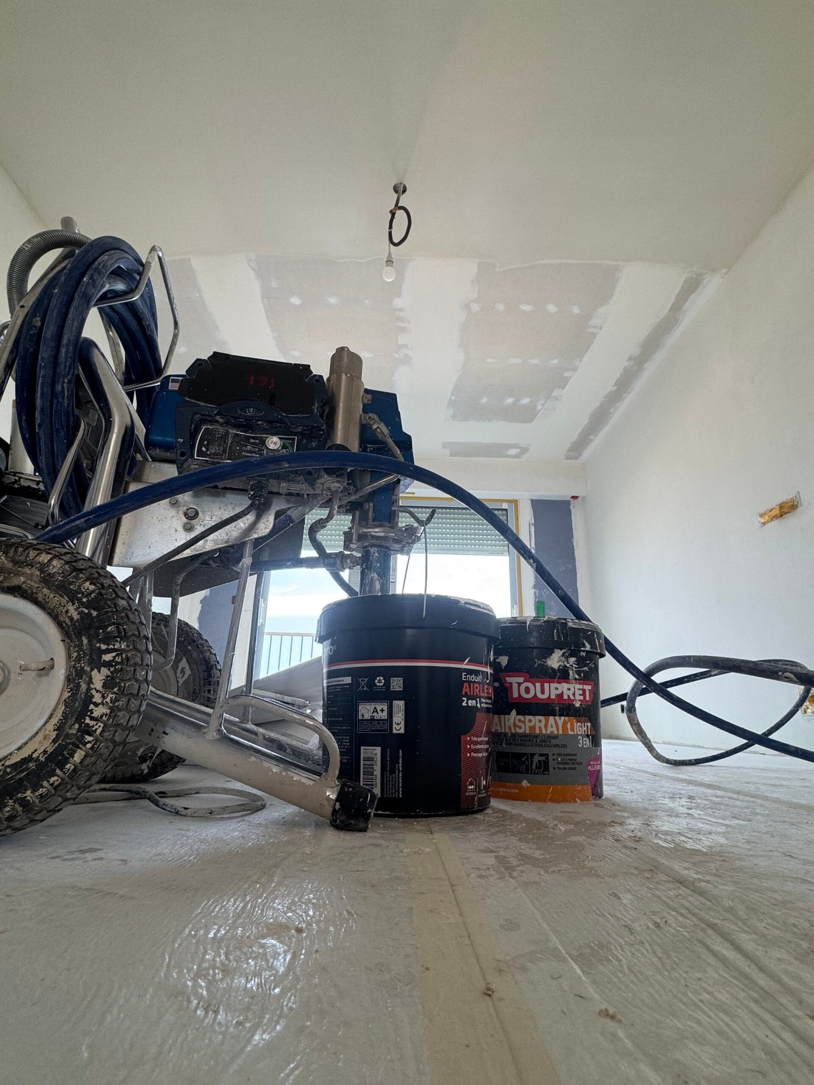 Application enduit effet béton Saint Laurent du Var - Quali Peinture